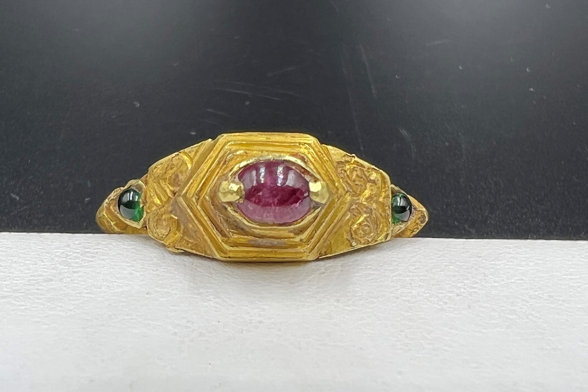 Antique South East Asian Art Vintage Gold Gems Jewelry Hand Made Gold Ring  .18K
