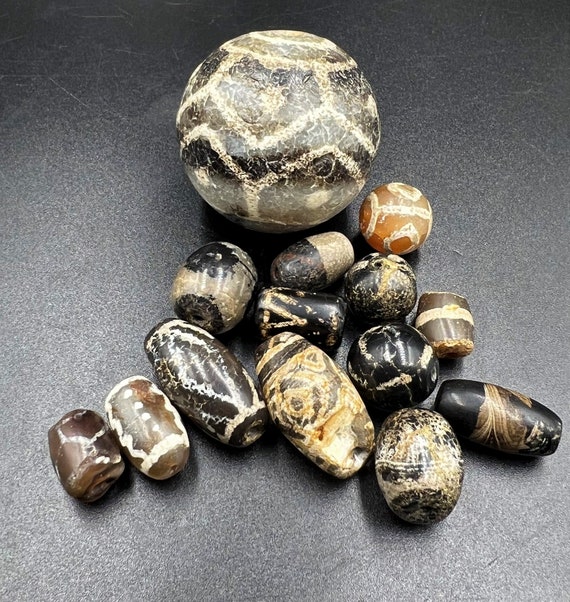 Tibetan Dzi Zhi Himalayan Etched Painted Agate Stone Amulet Prayer
