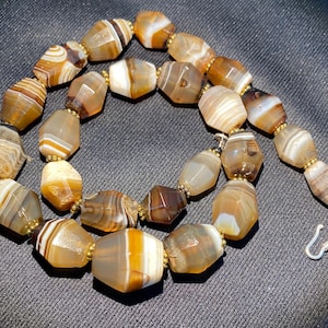 A beautiful Faceted antique banded agate necklace old beads strand necklace