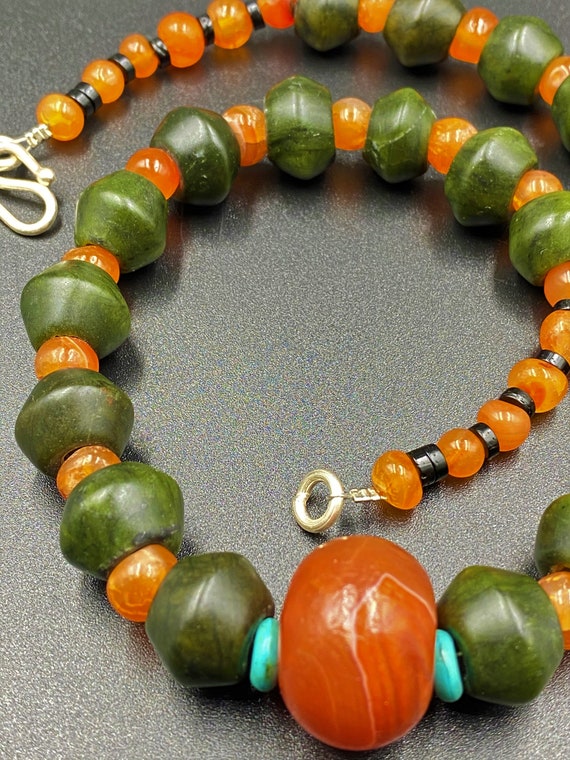 A beautiful collection of old Burmese Jade and Ca… - image 7