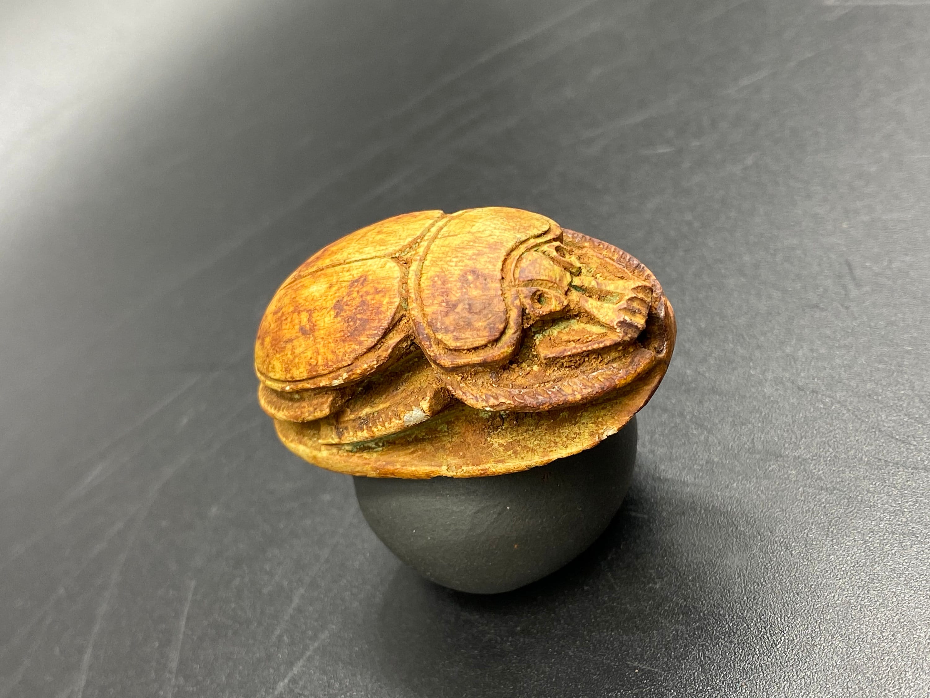 古いアンティークエジプトスカラベファイアンスお守り刻印シール