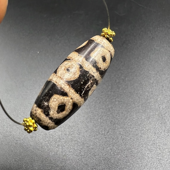 Antique Indo Tibetan Bhutan Nepalese Himalayan 9 Eyes Phum Dzi