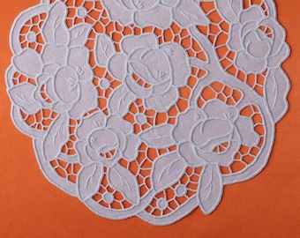 CUTWORK EMBROIDERY KIT 35cm | Richelieu Embroidery | Stamped linen to embroider | Richelieu kit | Tablecloth |placemat