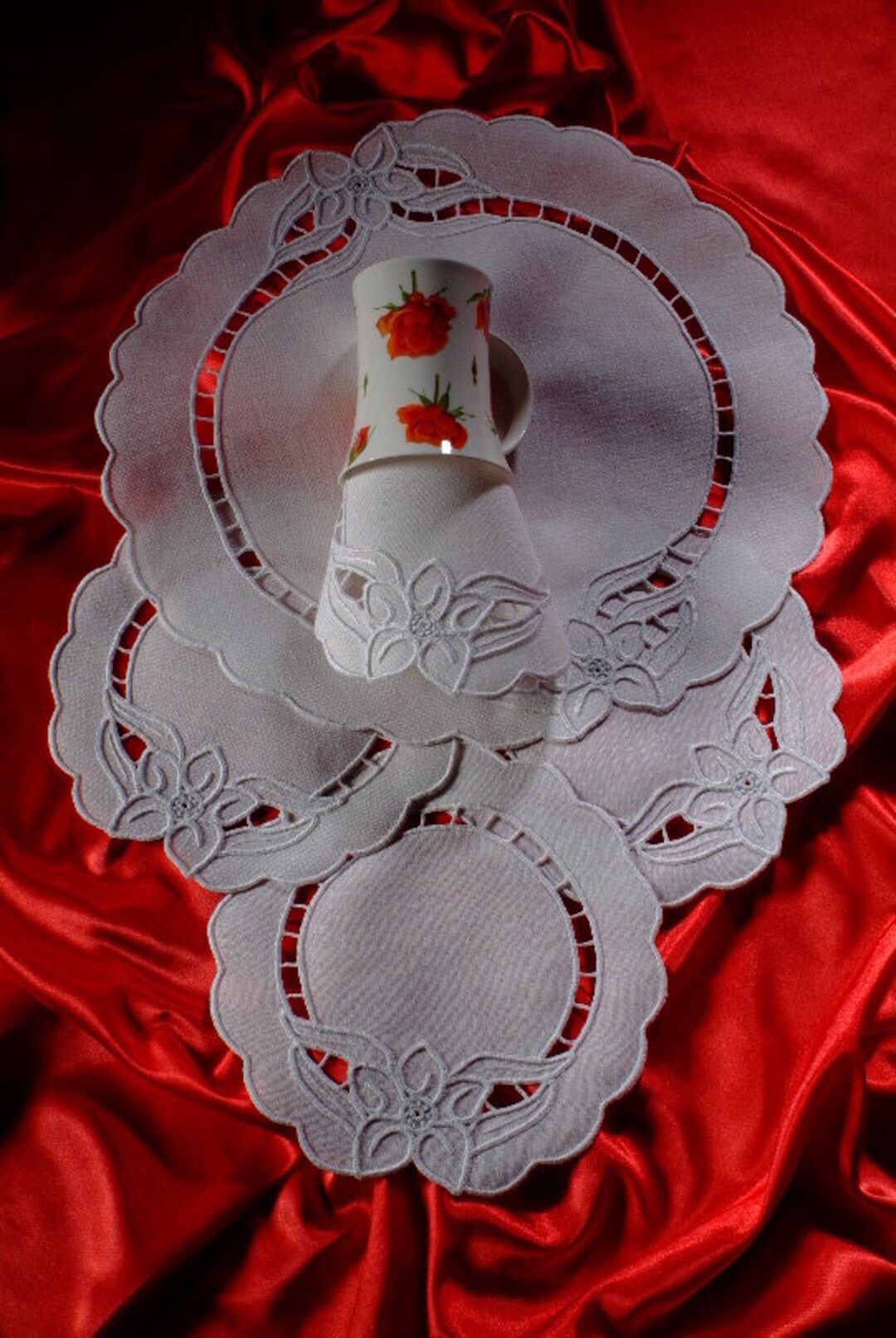 EMBROIDERY KIT Richelieu Embroidery PLACEMAT Richelieu Kit Hand