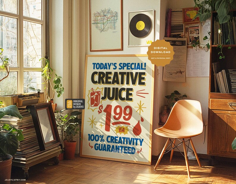 Op de afbeelding: Een vintage-stijl poster met een rood, wit en blauw kleurenschema. De poster adverteert "Creative Juice" voor $ 1,99 en garandeert 100% creativiteit. De poster heeft een retro, grillig ontwerp met sterren, een druppelende rode druppel en een gestileerde sapdoos.