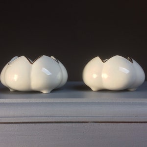 Shabbat tealight pair on porcelain tray, white and gold image 2