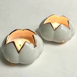 Shabbat tealight pair on porcelain tray, white and gold image 3