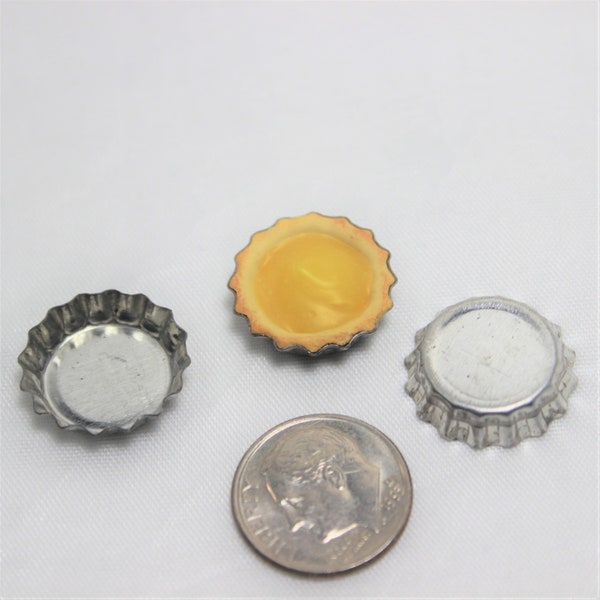 Miniature Pie Pans or Miniature Bottle Cap, Dollhouse Miniature Kitchen