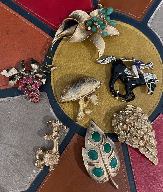 Lot De Broches Vintage Dorées - Avec Perles - Occasion