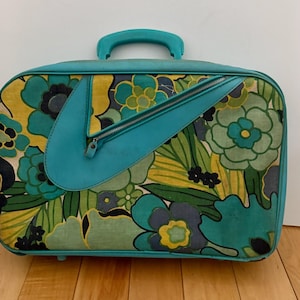 1960s Vintage MOD Japan Vinyl Canvas Blue Floral Suitcase Carry On AS IS 1970s