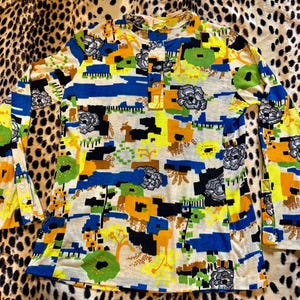 1970s Vintage Abstract Polyester Import Soft Cotton Like T Shirt Style Long Sleeve Shirt