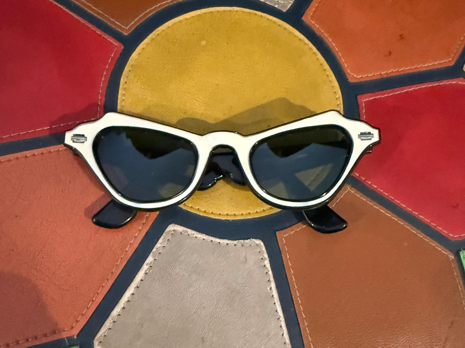 NEW Retro 50\'s Blue Flower Accented Cat\'s Eye Sunglasses 1950s Spotted and Jeweled Cat Eye Sunglasses - MRS Couture main image 4