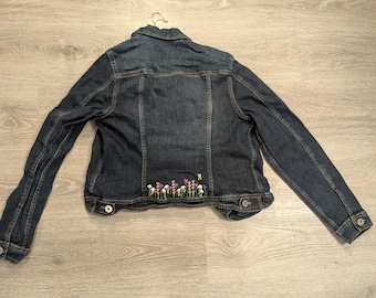 Women's Medium Embroidered Jean Jacket