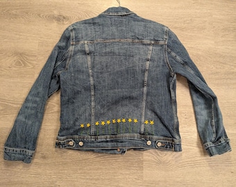 Women's Large Embroidered Jean Jacket