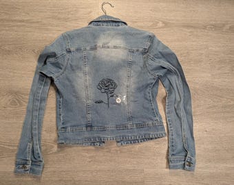 Women's Medium Embroidered Jean Jacket