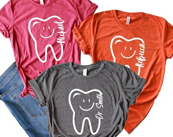 Dentista Camicia Personalizzata, Camicia Personalizzata Dentista, Camicia Dente, Camicia Dente Carina, Camicia Assistente Dentale, Camicia Dentale, Tee Igienista Dentale