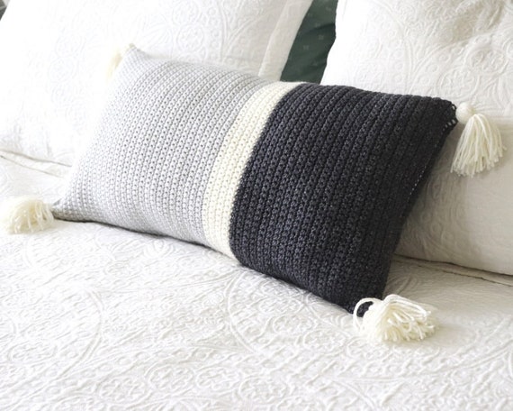 crochet throw pillow