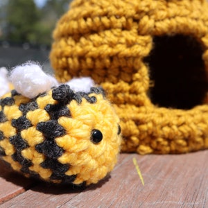 Bumble Bee + Beehive CROCHET PATTERN - Bumblebee Amigurumi Toy - Baby Shower Gift - TikTok Bee Crochet for Beginners - Quick & Easy