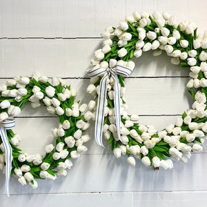 Indoor White Tulip Wreath image 10