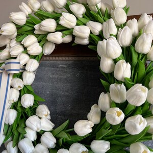 Indoor White Tulip Wreath image 7