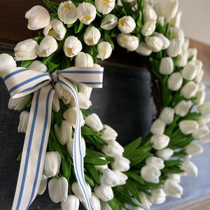 Indoor White Tulip Wreath image 9