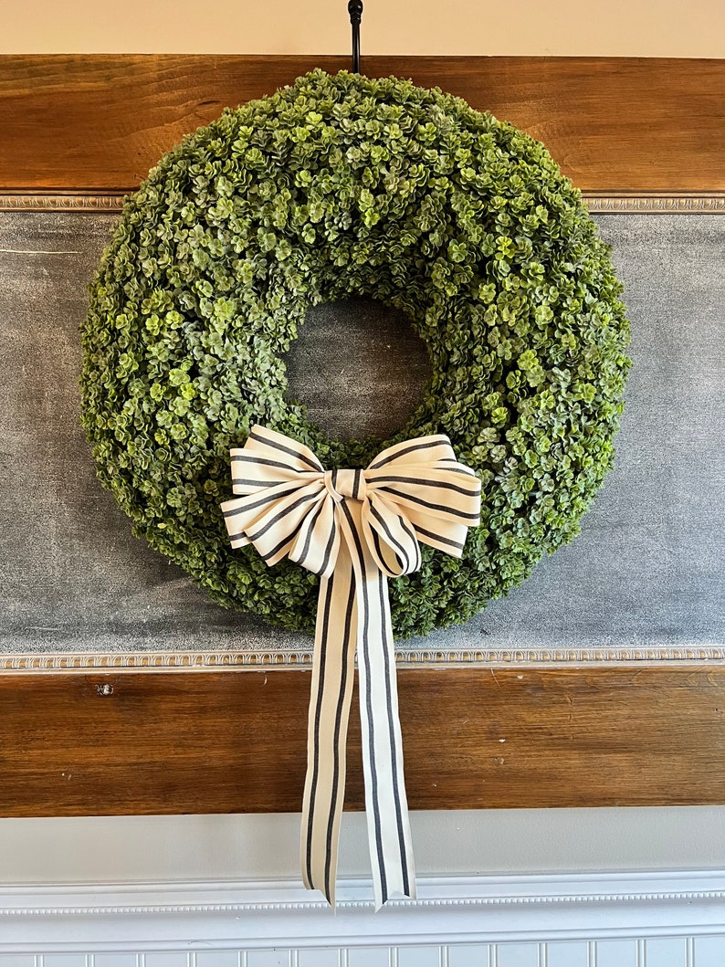 Real Touch Artificial Sedum Wreath Black Cabana Striped