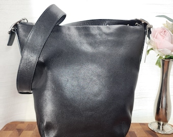 Vintage Coach Soho Bucket Bag: Black Glovetanned Leather Duffle Sac