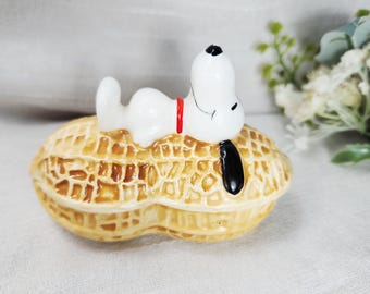 Vintage Snoopy Peanut Trinket Box 1966 Ceramic Peanuts Candy Nut Dish