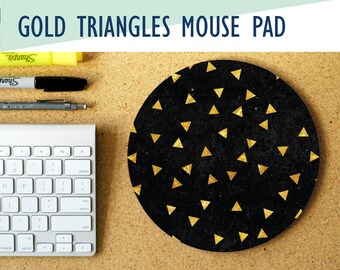 Tapis de souris rond imprimé triangle d’or, décor de bureau, accessoire de bureau, bureau à domicile, décor de bureau, espace de travail à la mode, tapis de souris, bureau de joueur