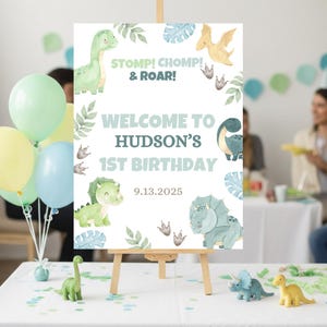 Set di inviti per il primo compleanno a tema dinosauri, decorazioni per la festa "One A-Saurus", invito di compleanno a tema dinosauri, decorazioni per il primo compleanno, striscione per seggiolone immagine 6
