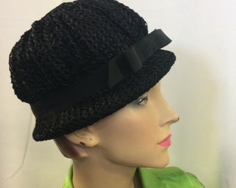 1950 black raffia cloche hat / Raffia braided hat with wide ribbon and bow Vintage for women