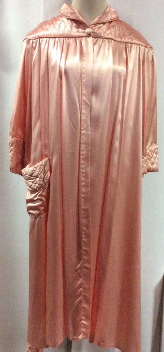 194050 Vintage bathrobe / Chic pink satin bathrobe Z… Gem