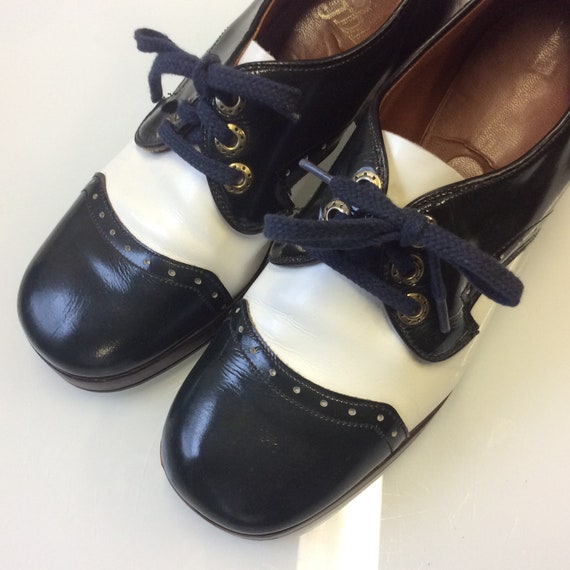 1960 Mod Shoes / Authentic vintage patent leather