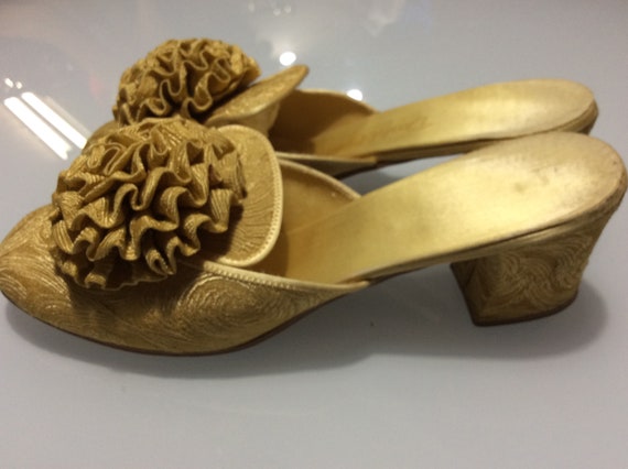 Vintage 1950 Silk Slippers / Chic Yellow Silk Pum… - image 3