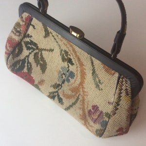 1950 tapestry handbag / vintage wool embroidery floral print Doctor handbag Rockabilly