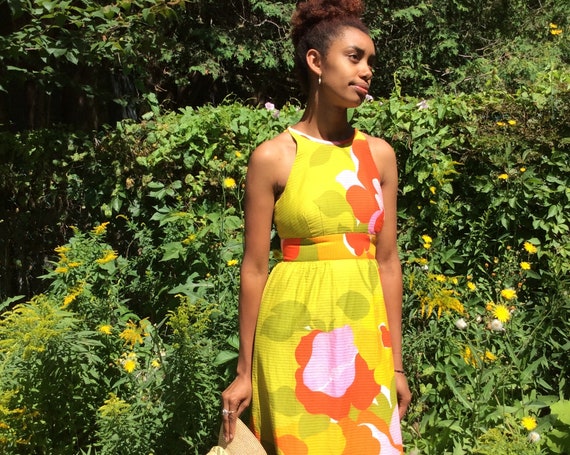 1960 MOD Hawaiian Dress / Vintage Shiny Floral Pri