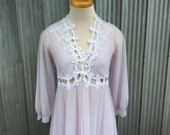 1960's maxi nightgown and bathrobe - Chic Lingerie Zaza Gabor bathrobe - Fancy white lilac chiffon nightgown