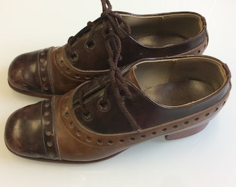 1960 Mod Shoes / Authentic vintage patent leather Shoes / Austin Powers style Oxford laced shoes