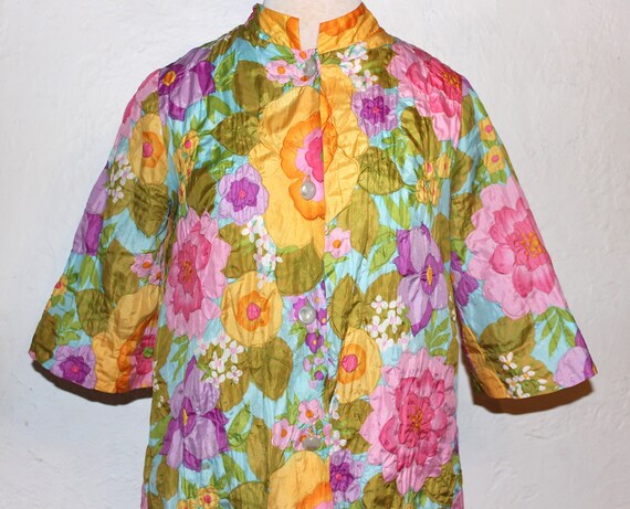 1970 Flower Power Bathrobe / Psychadelic flower I