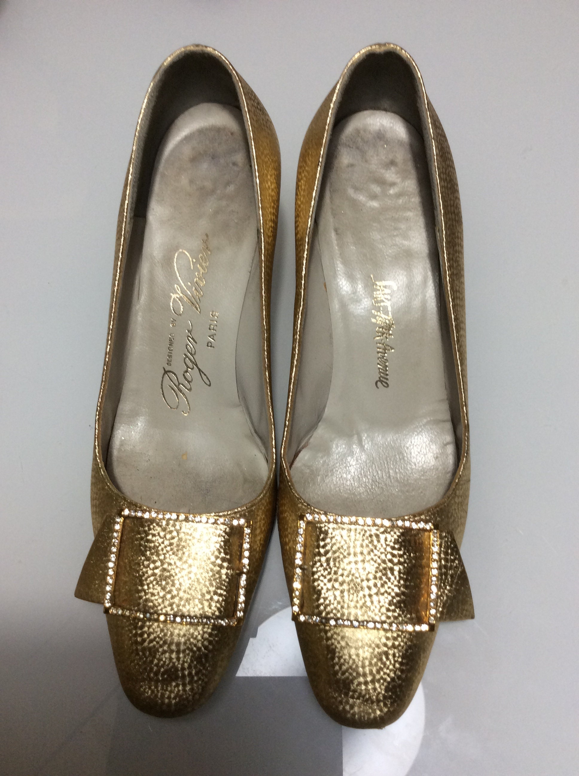 Roger Vivier 1960 shoes / Gold pumps with rhinestone buckle / | Etsy