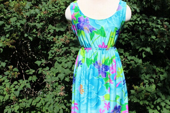1970 Psychadelic Hawaien dress / Vintage flower pr