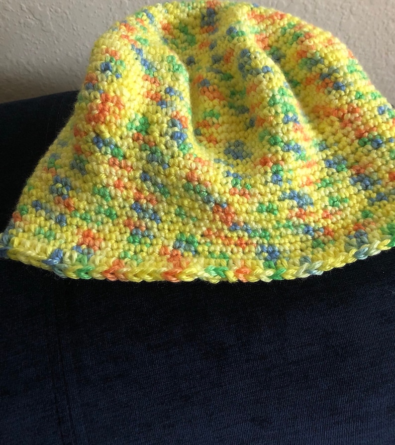 Be the 1st to own this Sunny /& bright hat! Super cute Bright yellow jelly beanie style Eye catching colours!!!