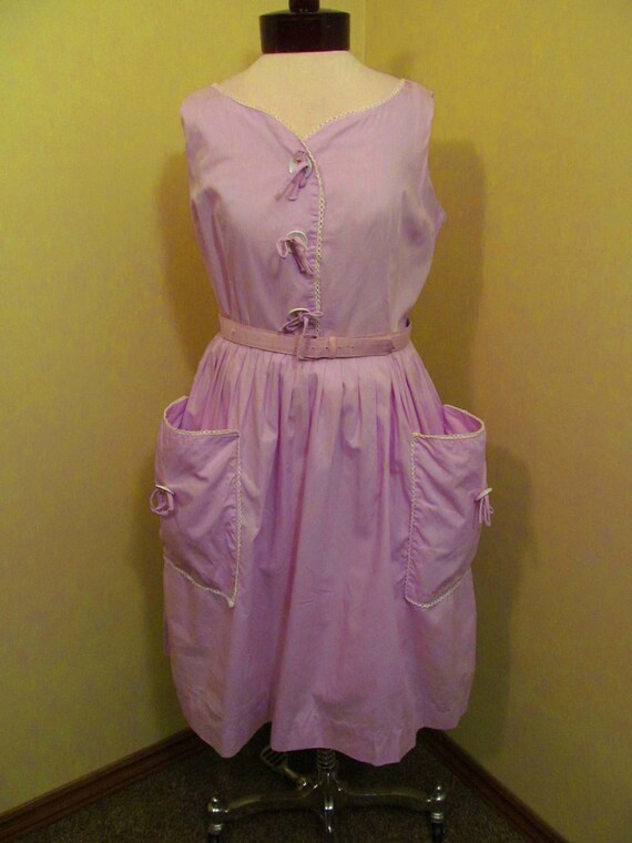 Vintage 1950s/ 1960s lilac dress with hip pockets/