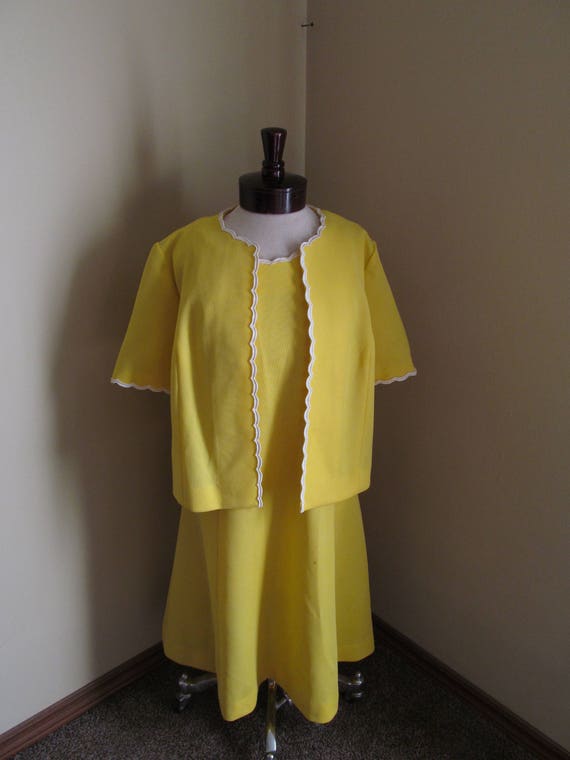 Vintage 1960s yellow dress and jacket// yellow sh