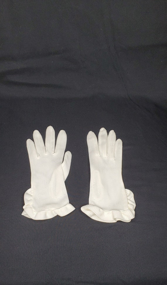 Vintage off white knit gloves//1950s/1960s off whi
