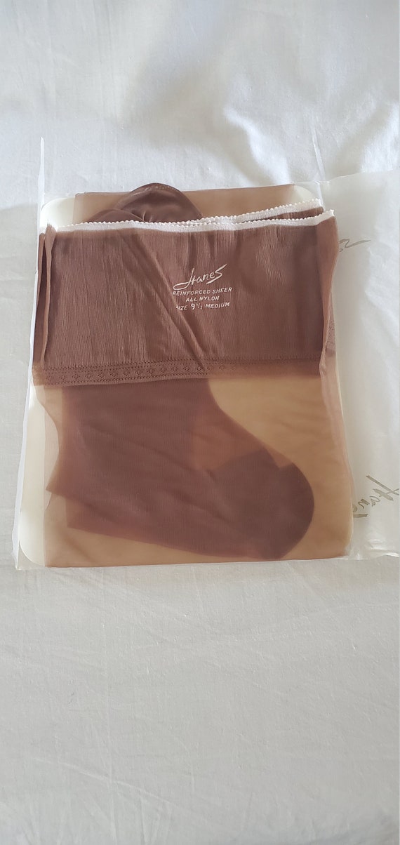 Vintage 1950s Hanes nylons//1950s unworn Hanes nyl
