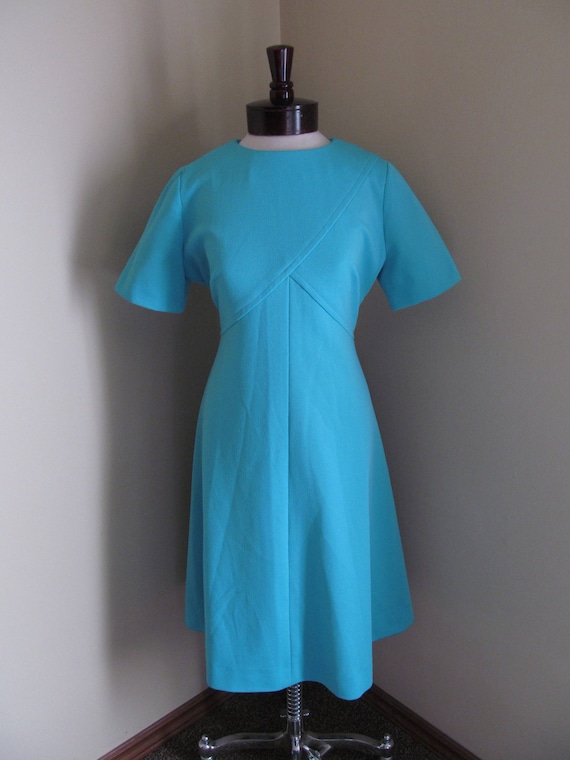 Vintage 1960s dress//1960s mod dress// mod dress//