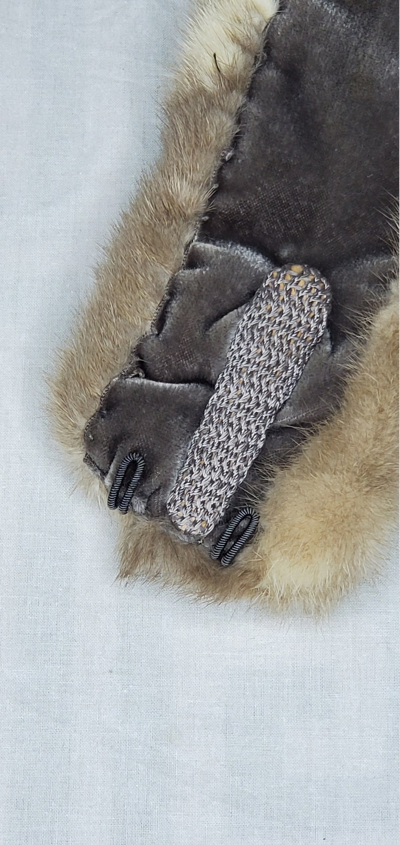 Vintage blonde mink fur collarVintage 1940s1950s mink fur collarclip on blond mink fur collar vintage clip on blond mink fur collar