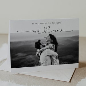 Minimalistische Hochzeit Dankeskarte mit Foto, druckbare Dankeskarte, vom neuen Mr & Mrs, Sofort Download, gefaltet und flach gelegt, V12