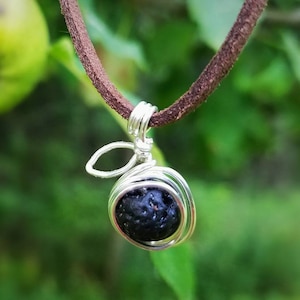 Äppeldiffusorhalsband, lavastenhalsband, trådlindat äppelhänge, lärargåva, halsband med eterisk olja